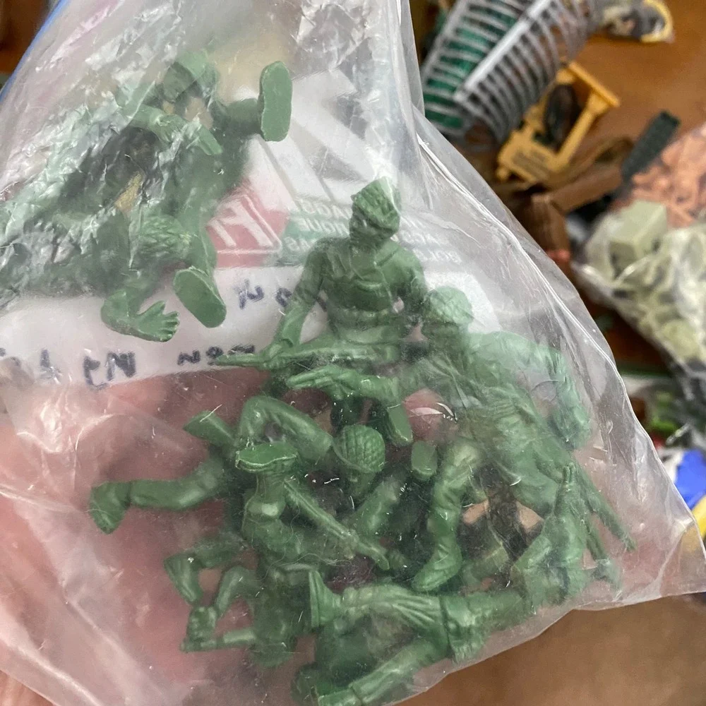 Vintage Plastic Green Army Men Toy Soldier Figures Huge Lot Vehicles Accessories
